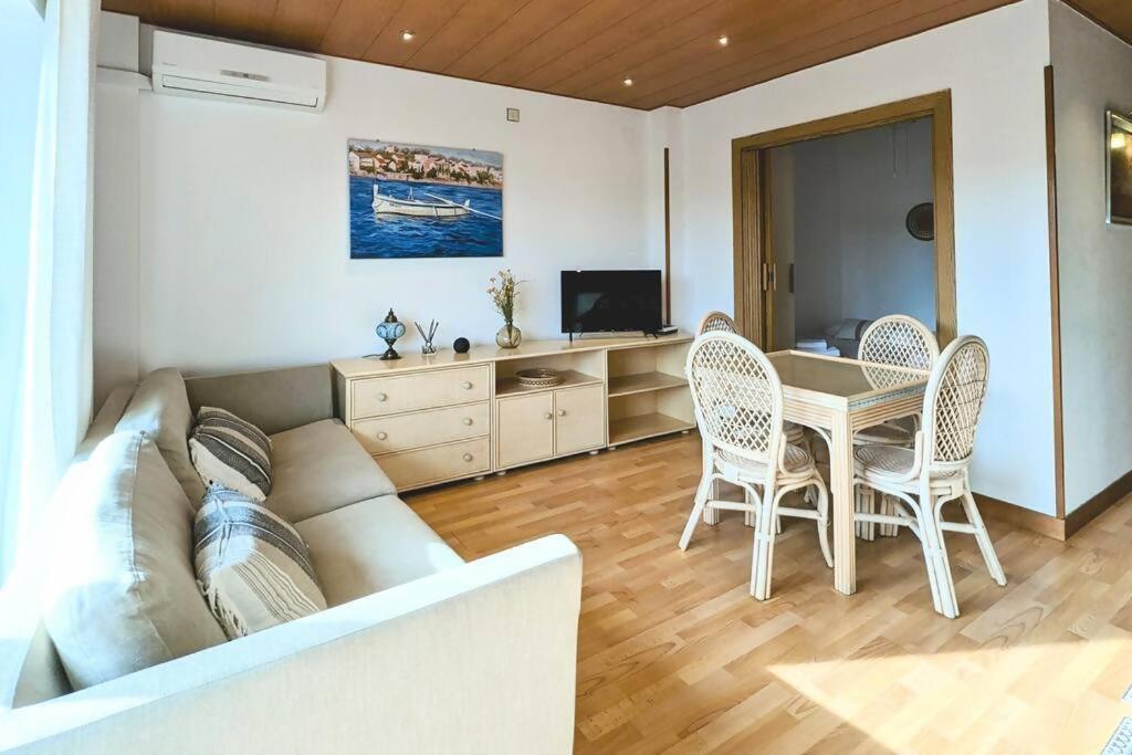 Apartamento Piscina En Platja Daro By Host&Joy Platja d'Aro Dış mekan fotoğraf